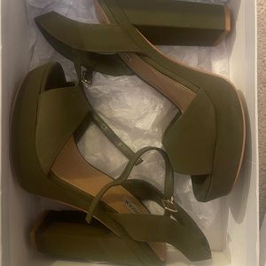 Green platform sandal